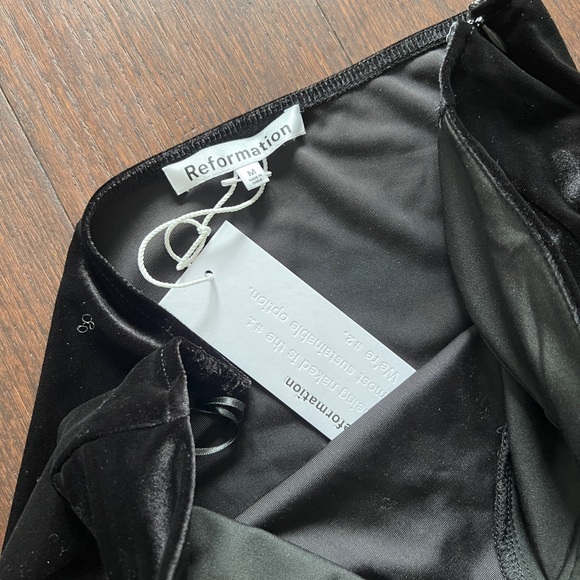 NWT Women’s Reformation Giovani Black Knit Velvet Dress M - Picture 4 of 5